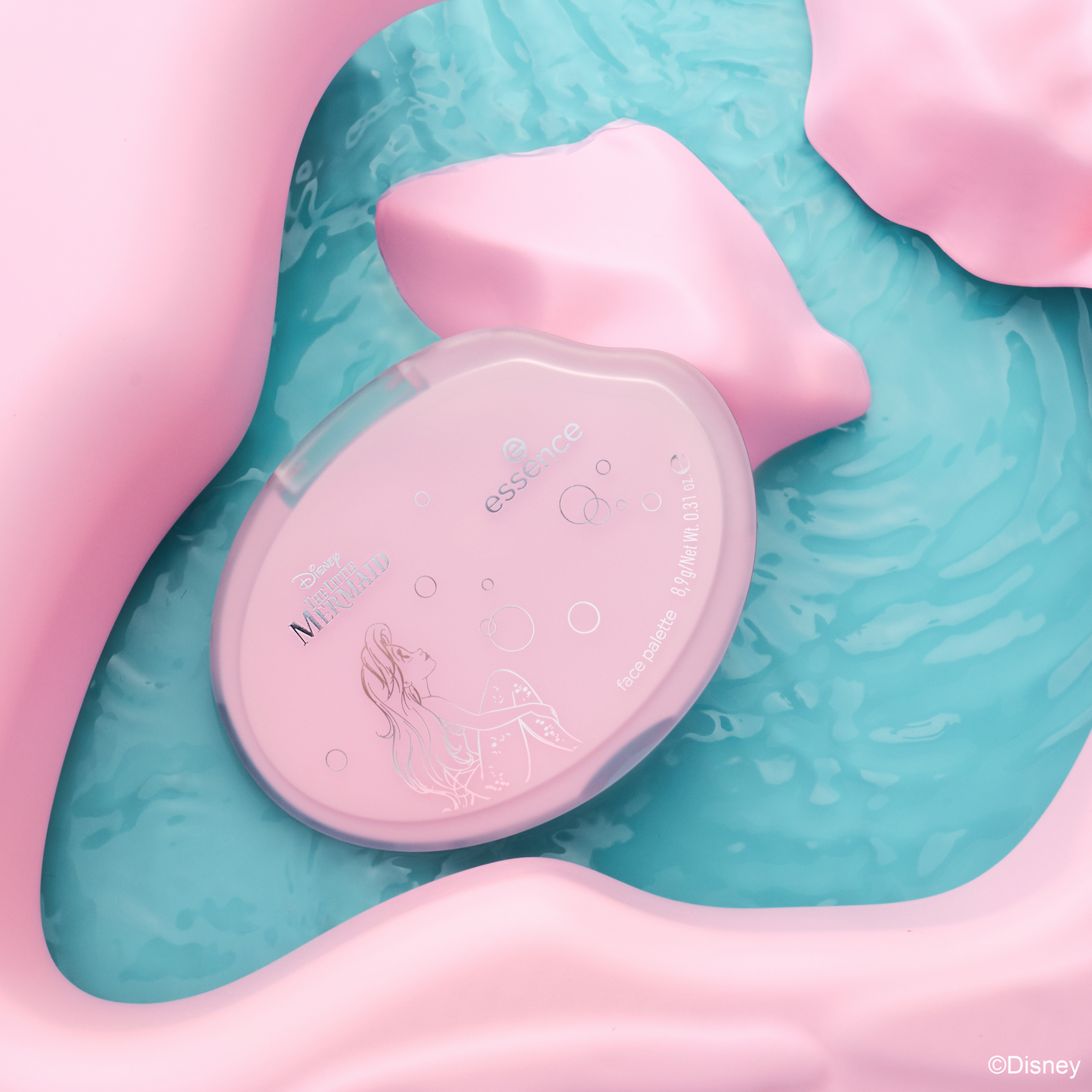 essence Disney THE LITTLE MERMAID kasvopaletti The World Is My Oyster viisisävyinen face palette peilillä