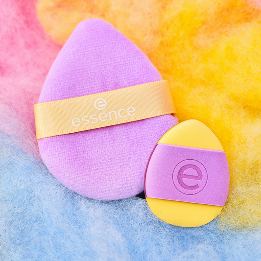 essence WHAT THE FLUFF?! powder puff Fluff Yeah puuterivipat keltainen ja violetti meikkivippa setti