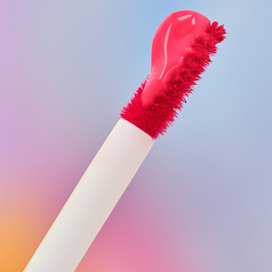 essence WHAT THE FLUFF?! Candy-Stain lip tint applikaattori ja nestemäinen huuliväri